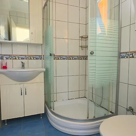 Rose Aparthotel 3*