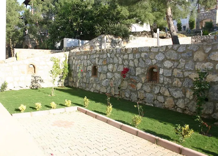 Rose 3* غومْبيت