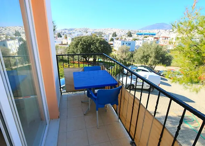 Rose 3* غومْبيت