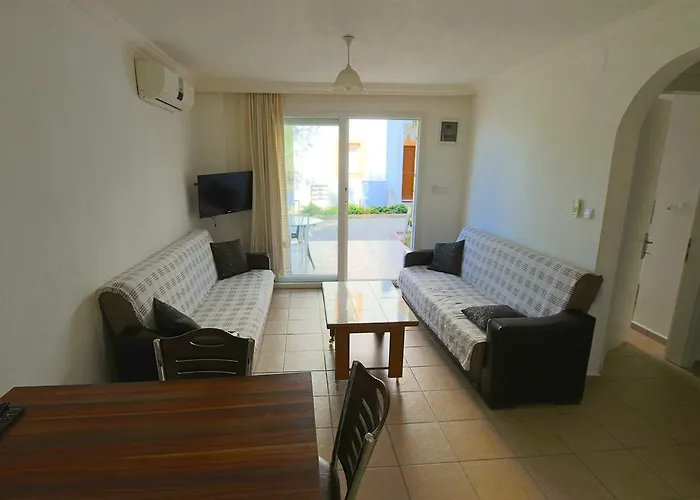 Rose 3* غومْبيت