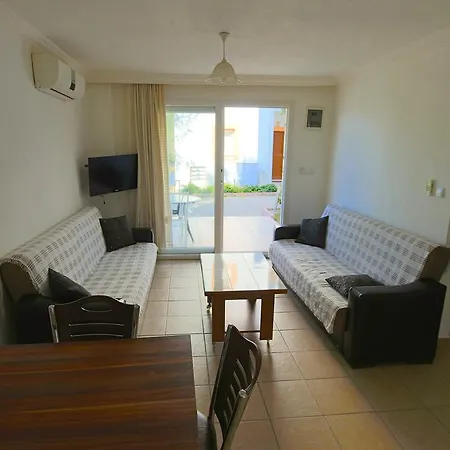 سكن روز 3* غومْبيت